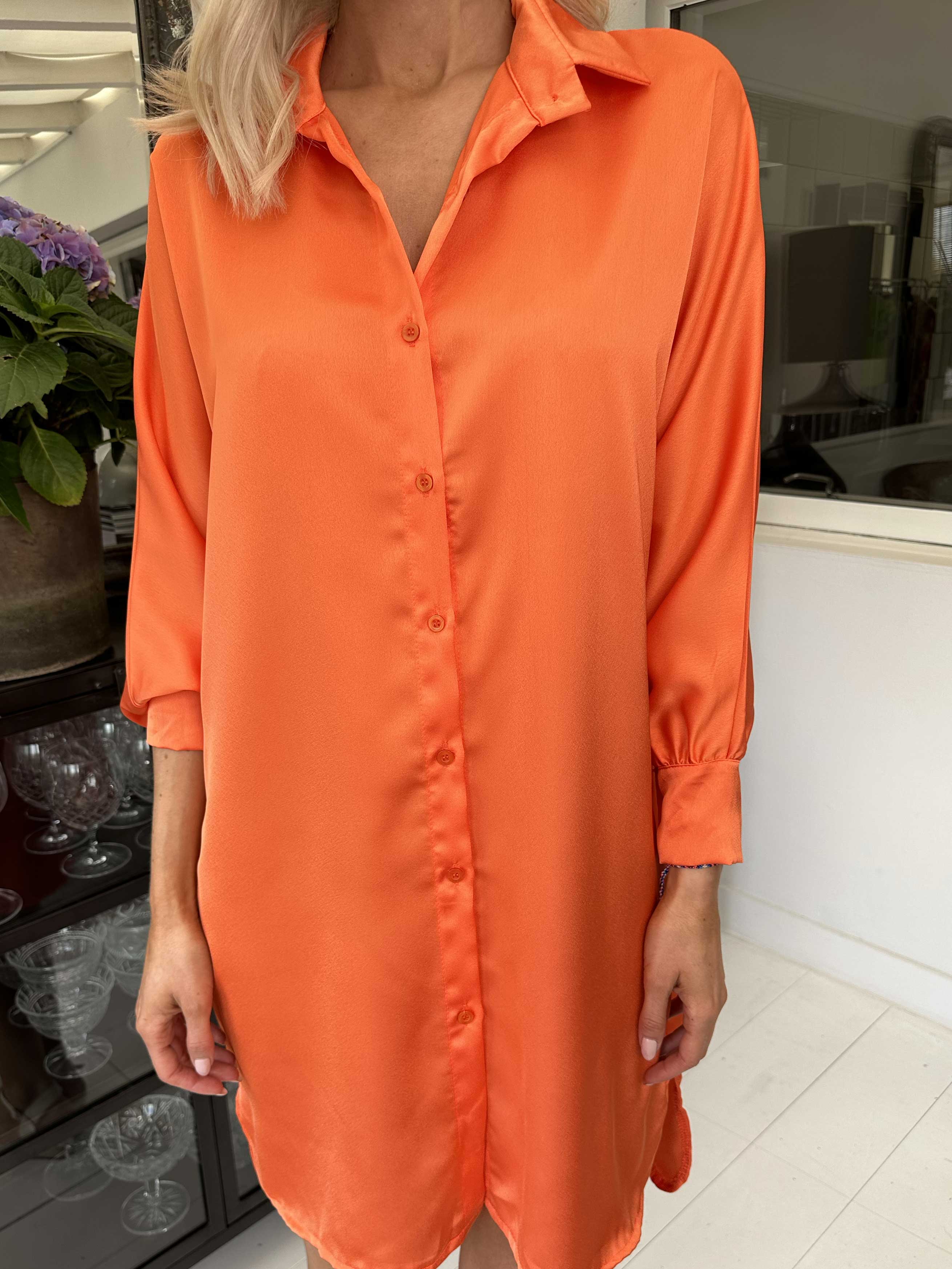 Hassel - Fin skjortekjole i silkelook